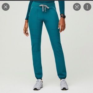 Figs pacific blue Venice petite slim jogger scrub pants, worn once